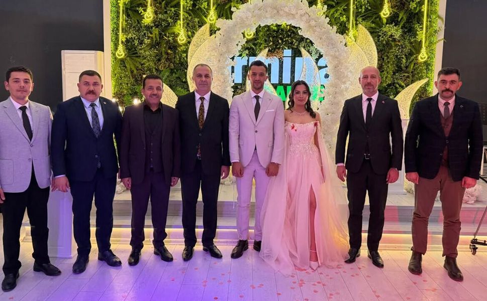 Furkan Sözüdoğru ile Ayşenur Günaydın nişanlandı