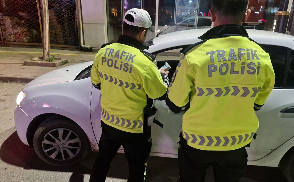 Çorum’da bayram denetimleri sıklaştı! Kuralları ihlal eden sürücülere ceza yağdı