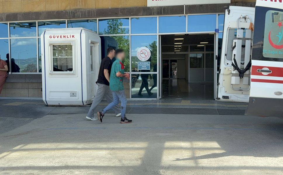 Çorum'da acemi kasaplar soluğu hastanede aldı