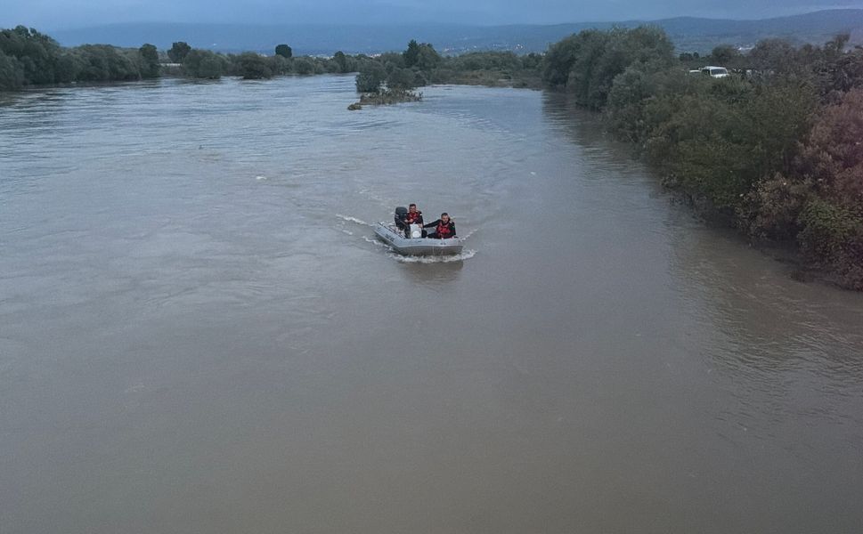 Kelkit Çayı'nda kaybolan 2 genç için seferberlik: Çorum AFAD ekibi de bölgede