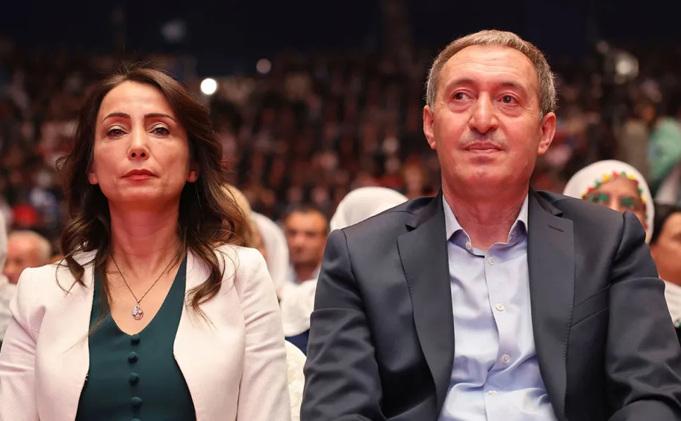 DEM Parti’den mutlak butlan kararı sonrası Özgür Özel’e destek telefonu
