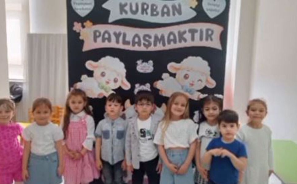 Osmancık’ta minikler bayram sevincini okulda yaşadı