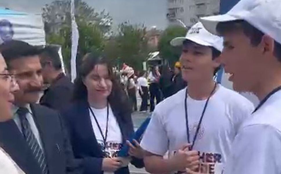 Çorum’da meslek lisesi öğrencilerinden İngilizce karşılama
