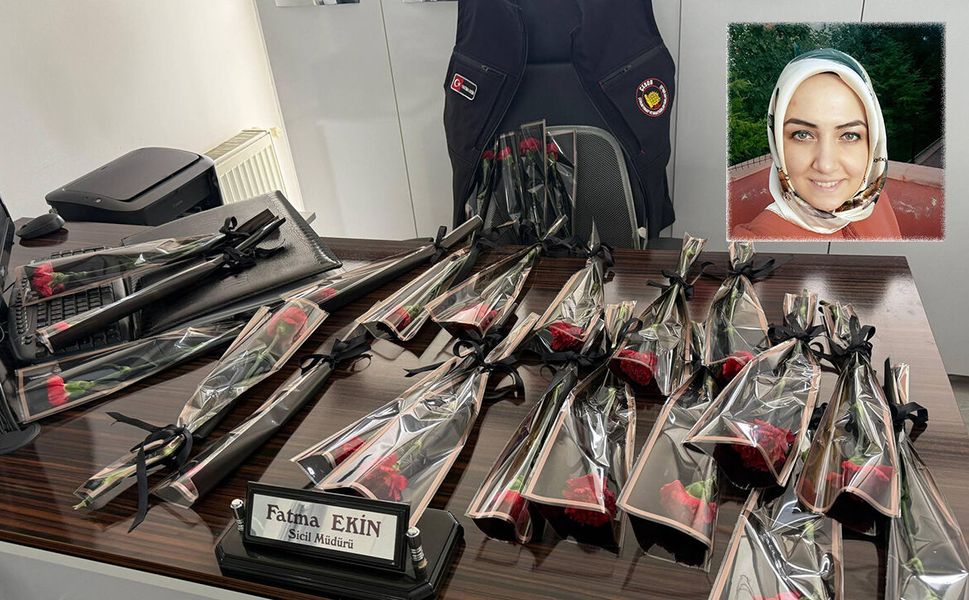 ÇESOB’da hüzün: Fatma Ekin’in masası karanfillerle süslendi