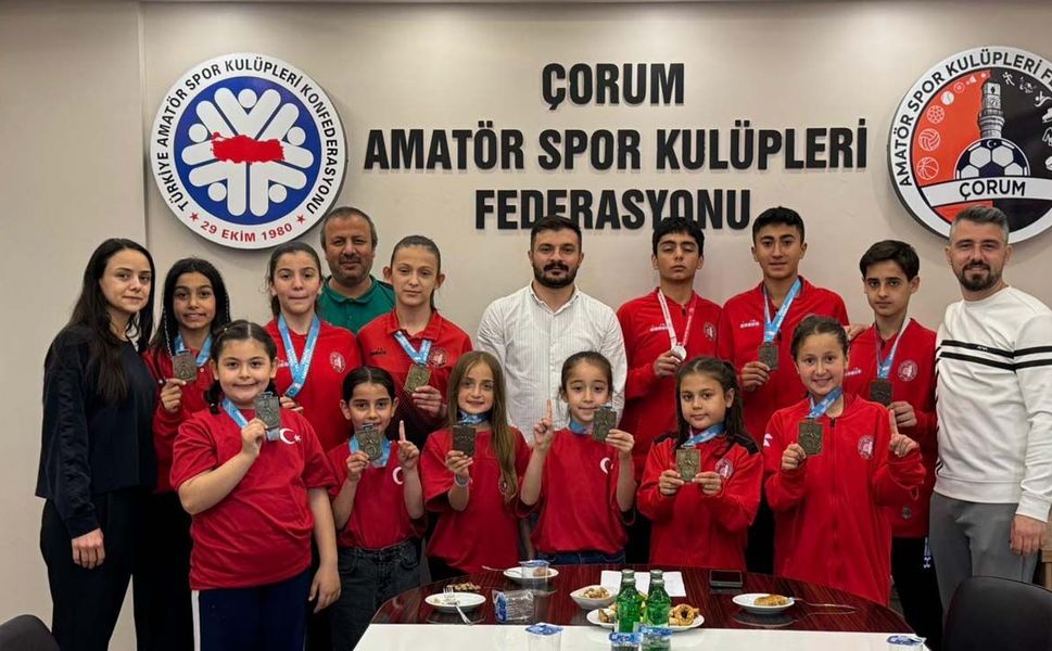 Karatecilerden gururlandıran başarı