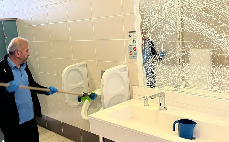 Erol Olçok Hastanesi’nde bayram öncesi kapsamlı hijyen seferberliği