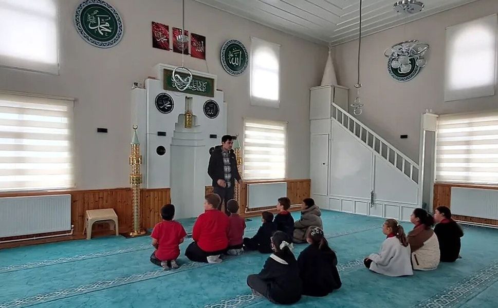Kargı'da öğrenciler camileri yerinde tanıdı