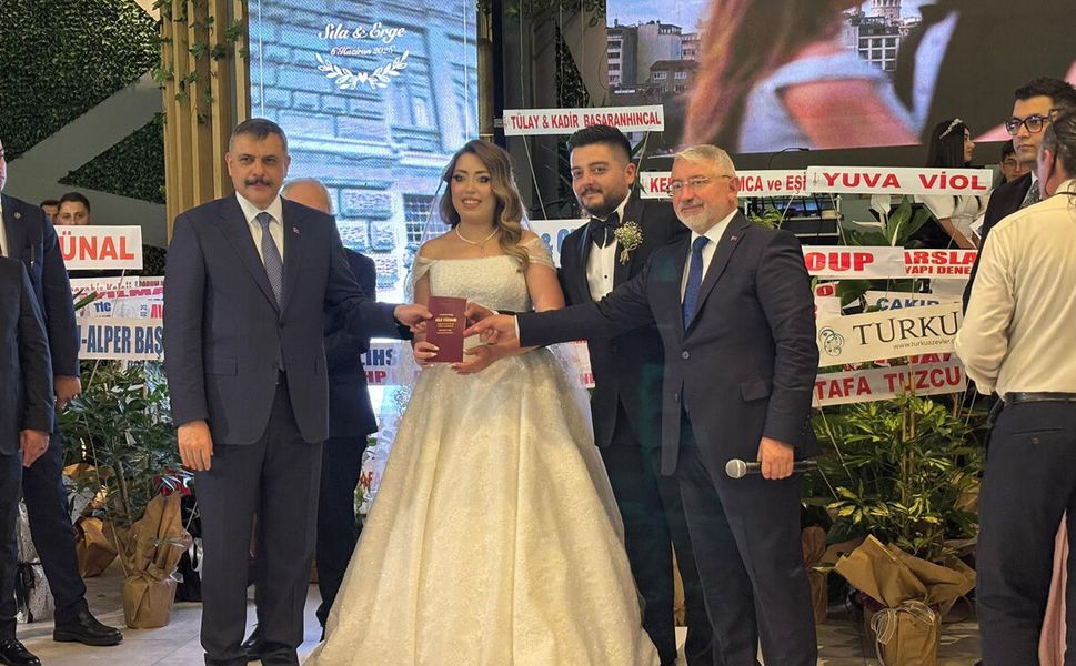 Ecdaroğlu ve Başaranhıncal ailelerinin mutlu günü