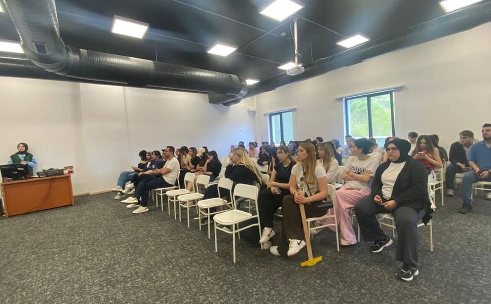 İskilip MYO’da bağımlılıkla mücadele eğitimi düzenlendi