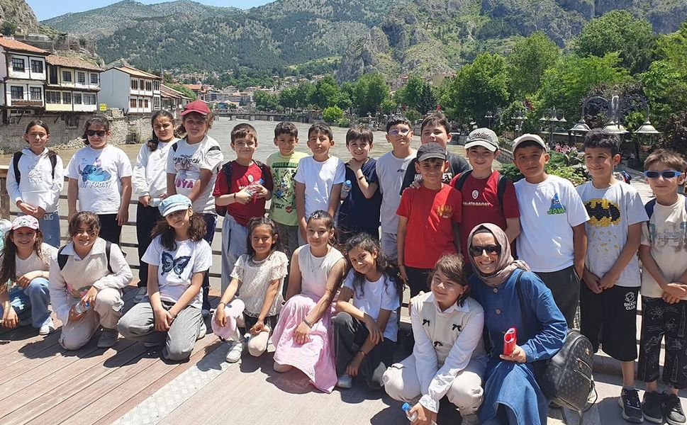Osmancık Belediyesi'nden öğrencilere Amasya gezisi desteği
