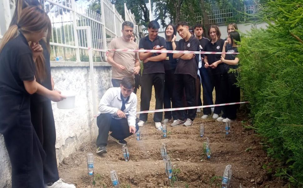 Sağlık Lisesi öğrencilerinden çevre farkındalığı etkinliği