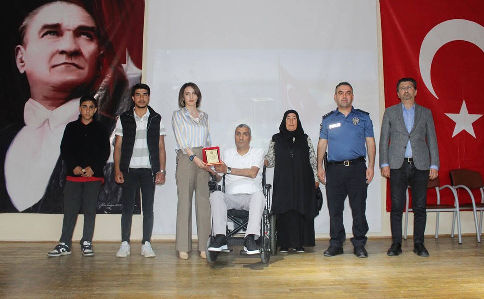 Mecitözü'nde silahla sevinç olmaz paneli düzenlendi
