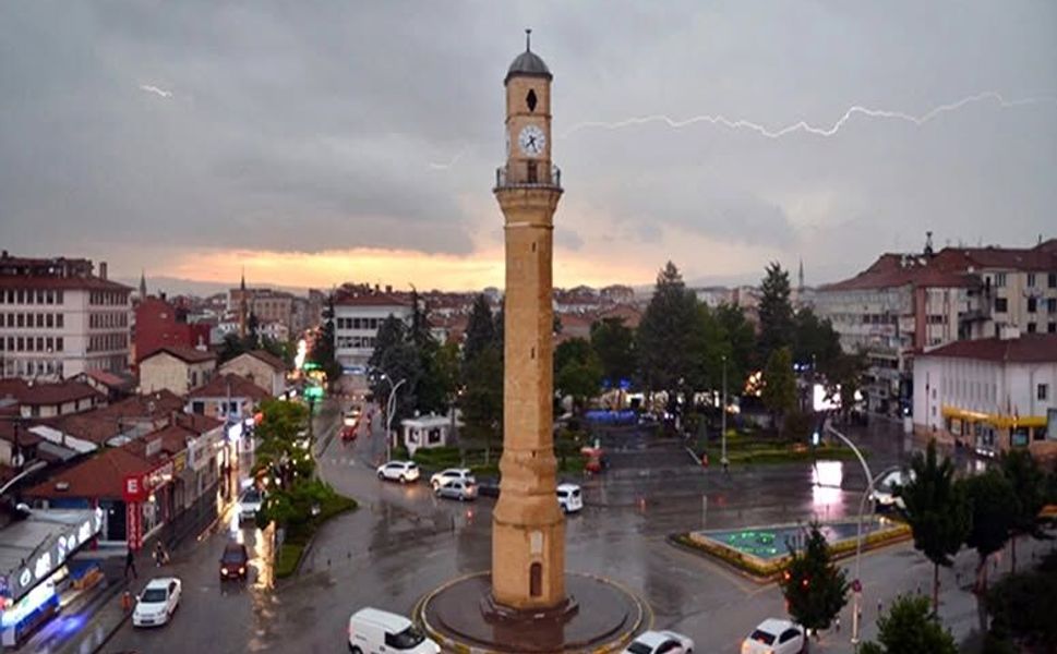 Meteoroloji'den Çorum'a kritik uyarı! Kuvvetli sağanak ve dolu kapıda