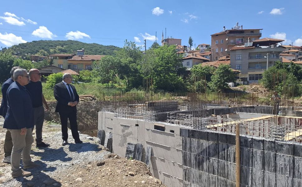 16 derslikli İmam Hatip Ortaokulu inşaatı incelendi