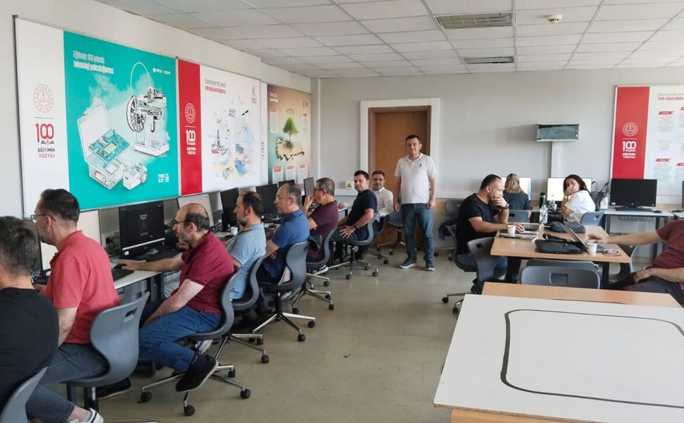 Çorum’da Öğretmenlere Yapay Zekâ Uygulamaları Kursu