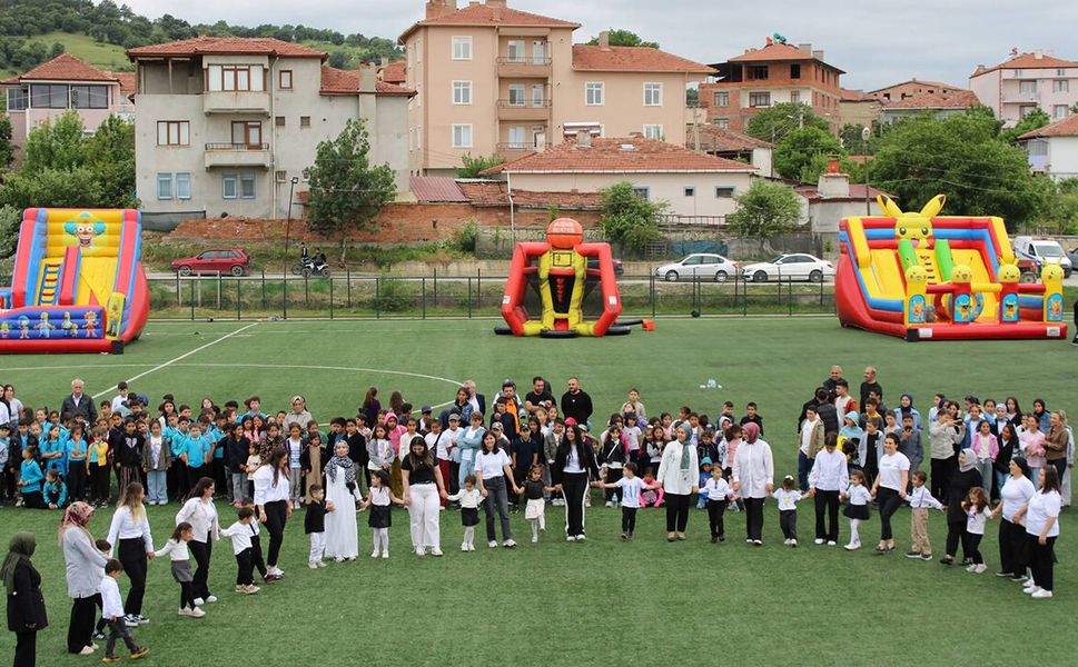 Kaymakam Nayman, öğrencilerin heyecanına ortak oldu
