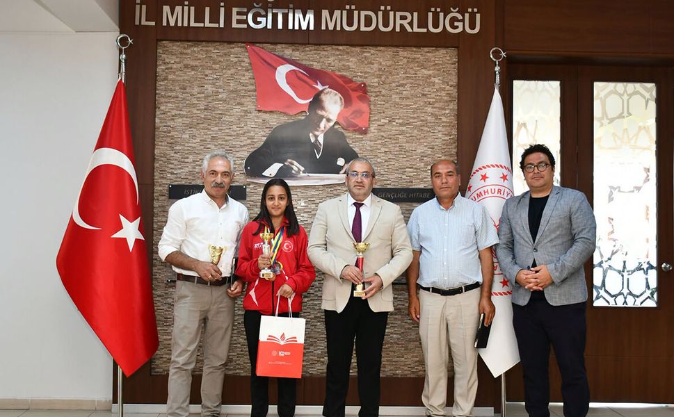 Derin Mülazım, Bulgaristan ve Çekya’da tarih yazdı