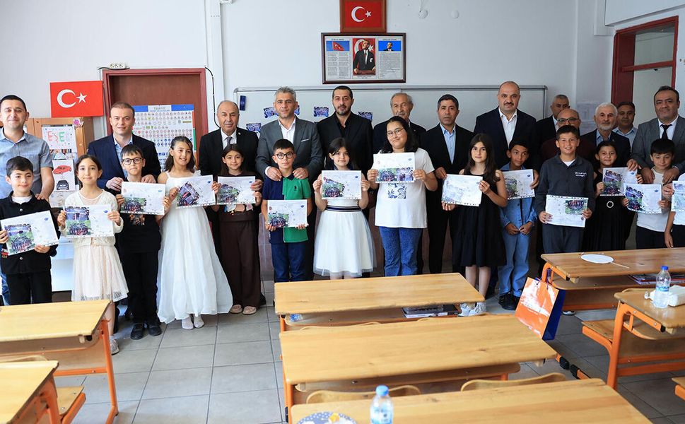 Alaca Hüseyin Gazi İlkokulu’nda karne heyecanı