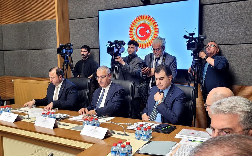 Uzman er ve erbaşlarla ilgili kanun teklifi komisyonda kabul edildi