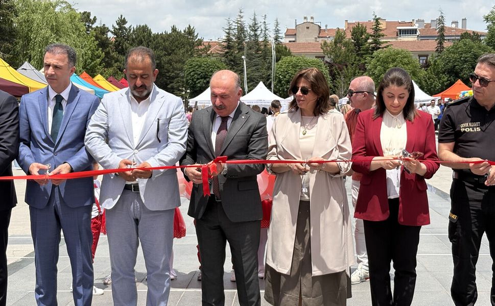 Çorum'da binlerce kursiyerin eserleri sergilendi