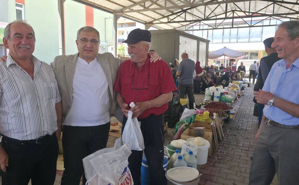 Başkan Ünlü’den pazar esnafına teşekkür