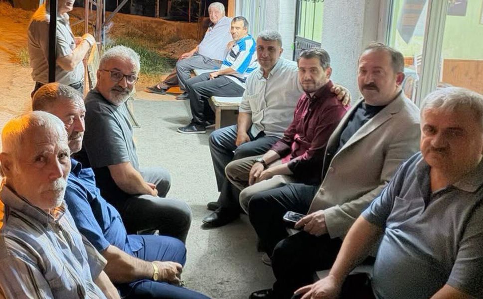 Anahtar Parti Karapürçek Köyü'nde vatandaşlarla buluştu