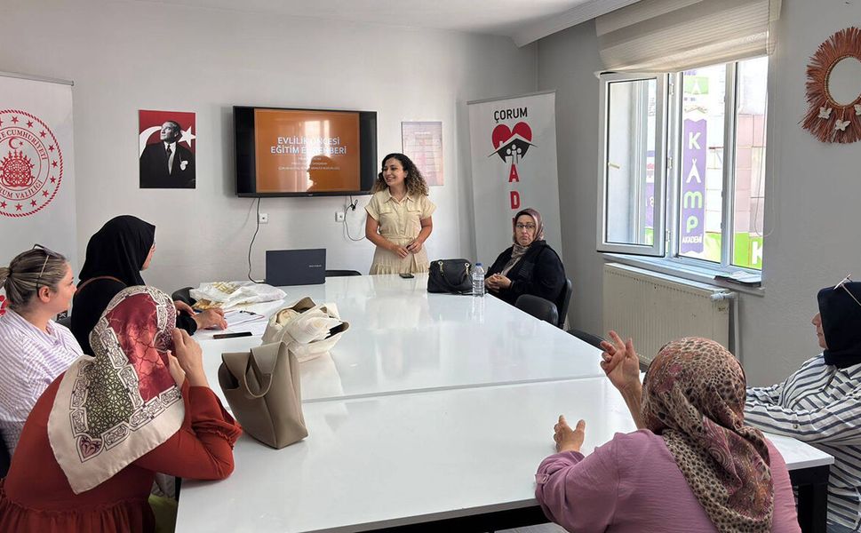 Kuzey ADEM kursiyerlerine evlilik öncesi eğitim verildi