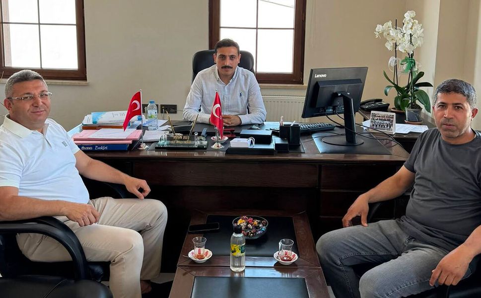 Esnaf temsilcilerinden Vergi Dairesi Müdürü Rıdvan Sulu’ya ziyaret