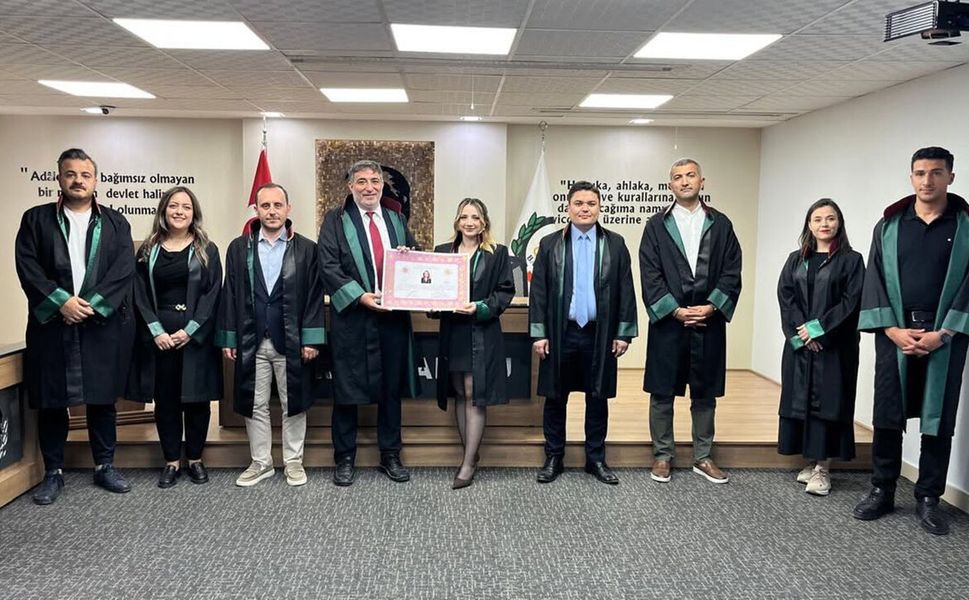 Avukat Ceyda Dervişoğlu ruhsatını aldı