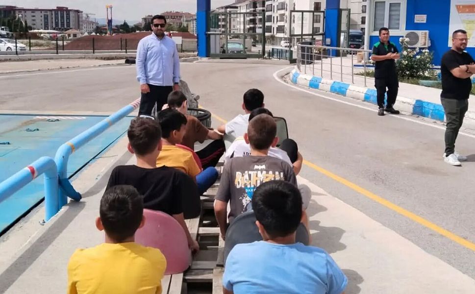 Çocuklar geri dönüşüm süreçlerini yerinde öğrendi
