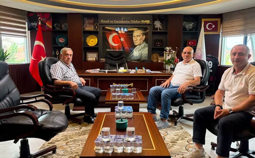 Trabzon esnaf temsilcileri Recep Gür ile görüştü