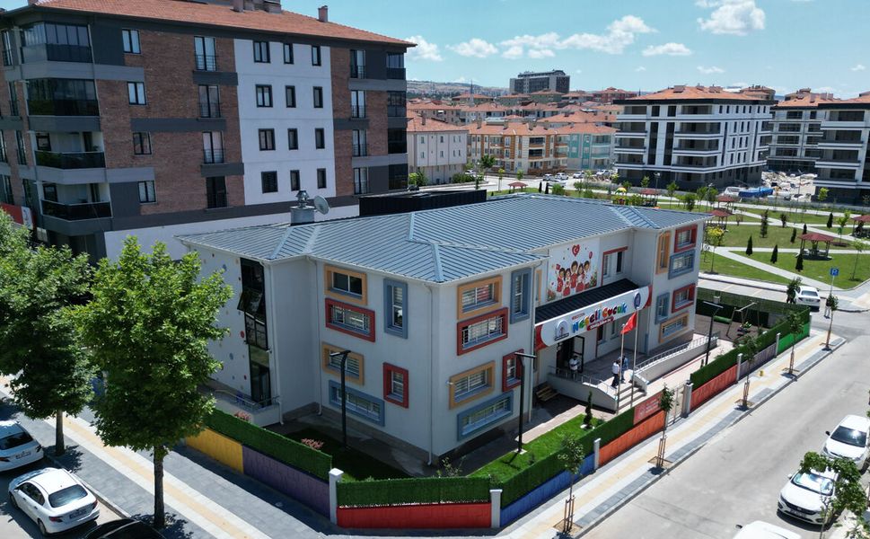 Aşgın, 15 Temmuz Neşeli Çocuk Gündüz Bakımevi’ni ziyaret etti