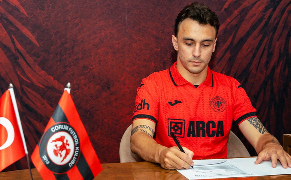 Gökhan Sazdağı resmen Kırmızı-Siyahlı formayı giydi