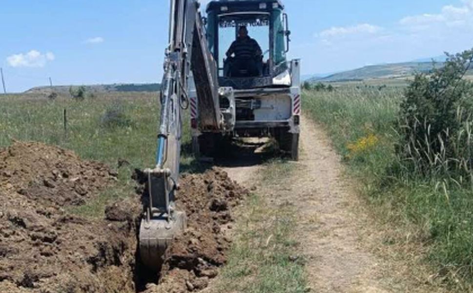 Yaylacık Köyü’nün su hattı çalışmasına belediye desteği