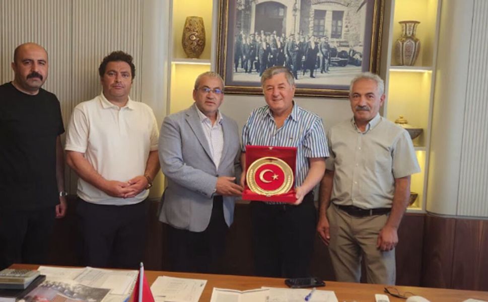 Çağlar’dan Ünal Kakaç’a teşekkür ziyareti