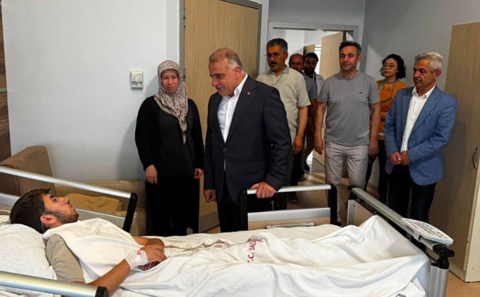 Yakup Alar’dan hastalara geçmiş olsun ziyareti