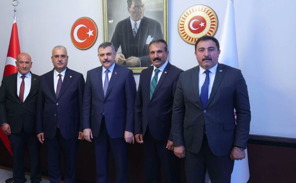 Çorum heyeti İçişleri Bakanı Mustafa Çiftçi'yi ziyaret etti