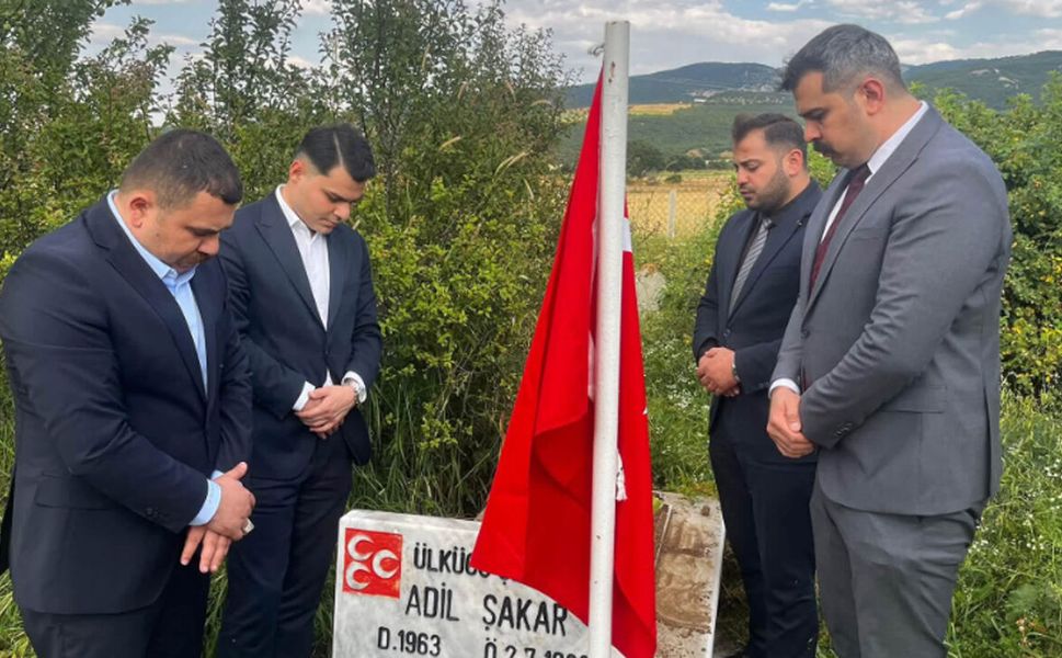 Ülkücü Şehit Adil Şakar Kabri Başında Anıldı