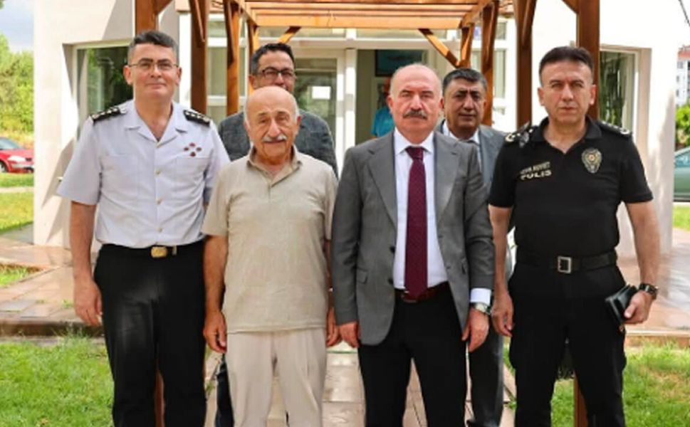 Vali Çalgan, Üçtutlar Mahallesi’nin taleplerini dinledi