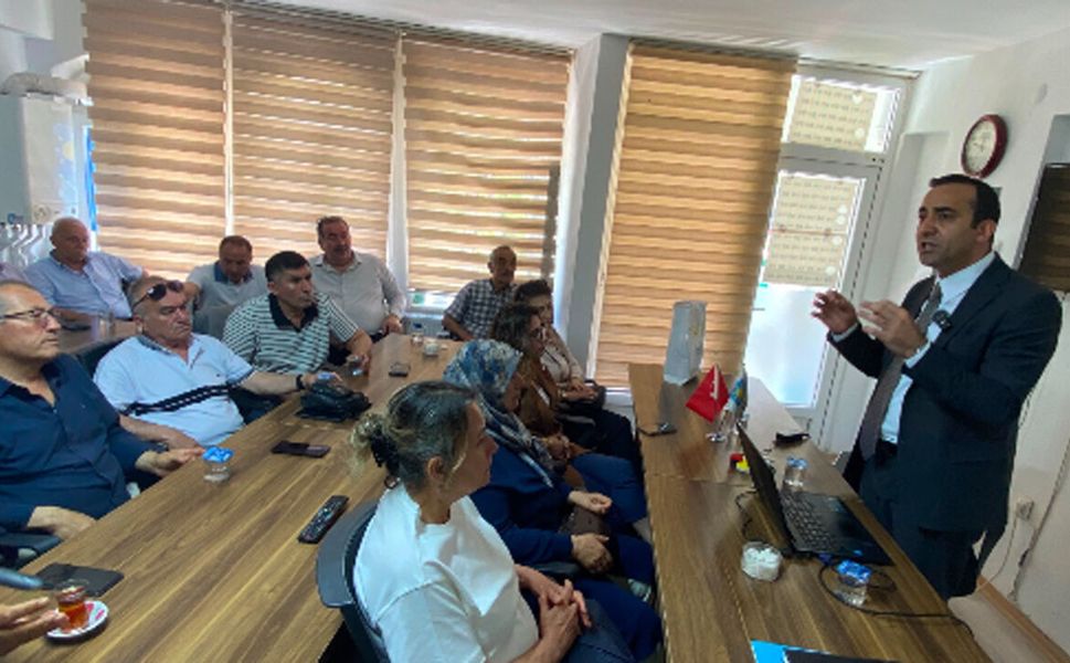 İYİ Parti’de önce eğitim, sonra esnaf ziyareti