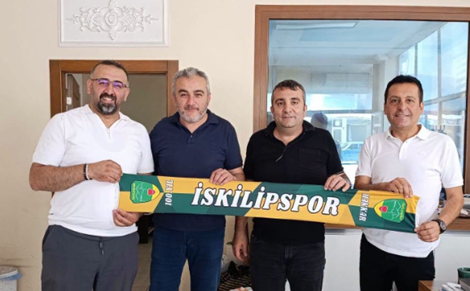 Hakkar A.Ş. İskilipspor’dan 100. yıla özel atkı koleksiyonu