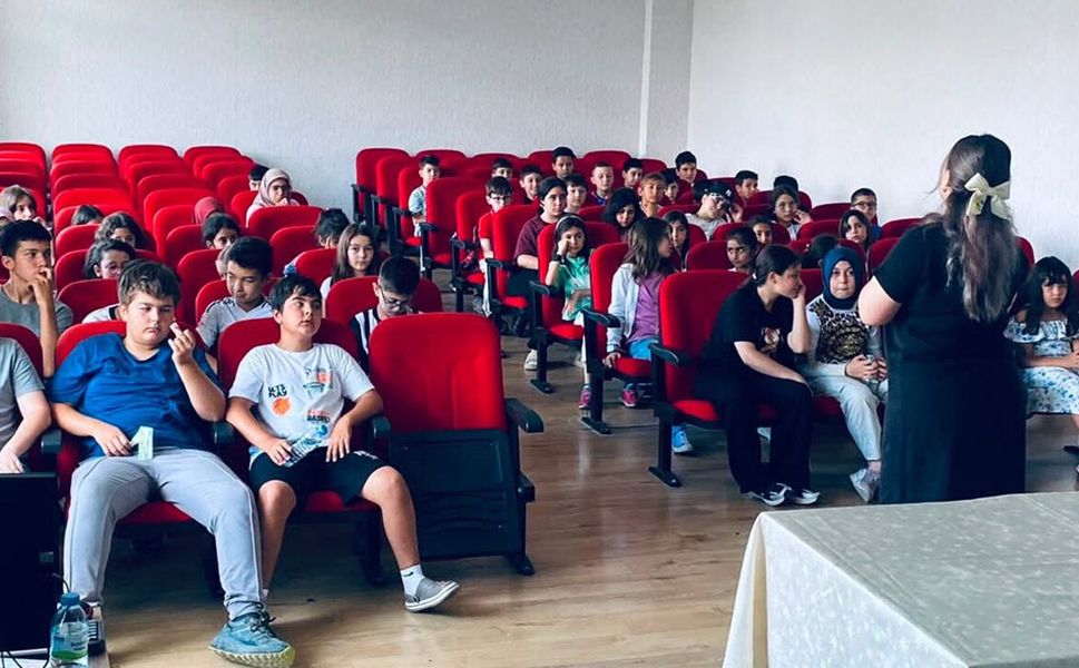 Yeşilay’dan öğrencilere teknoloji bağımlılığı ve sağlıklı yaşam eğitimi