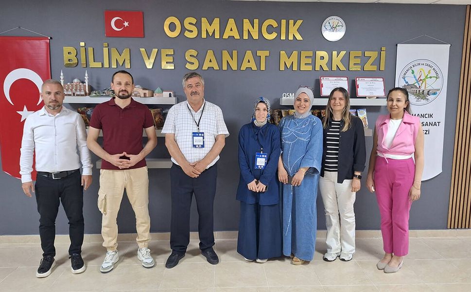 Osmancık BİLSEM öğretmenlerine başarı belgesi
