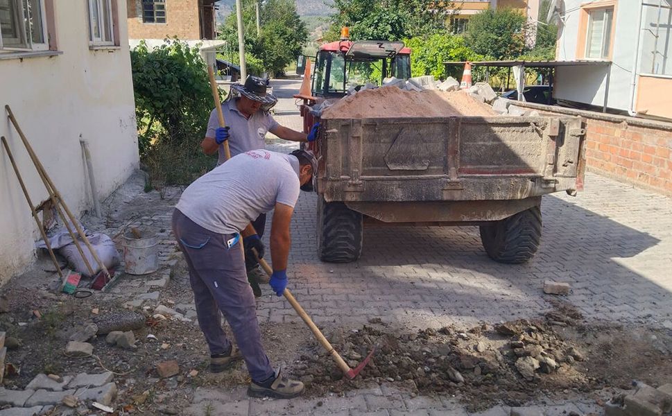 Osmancık’ta yol bakım ve onarım çalışması