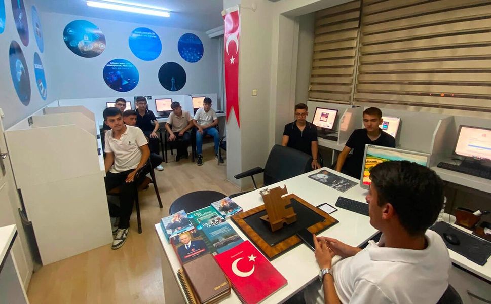 Ülkü Ocakları’ndan gençlere uzaktan eğitim