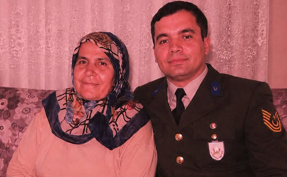 Anne yüreği oğlunun acısına dayanamadı: Hayatını kaybetti