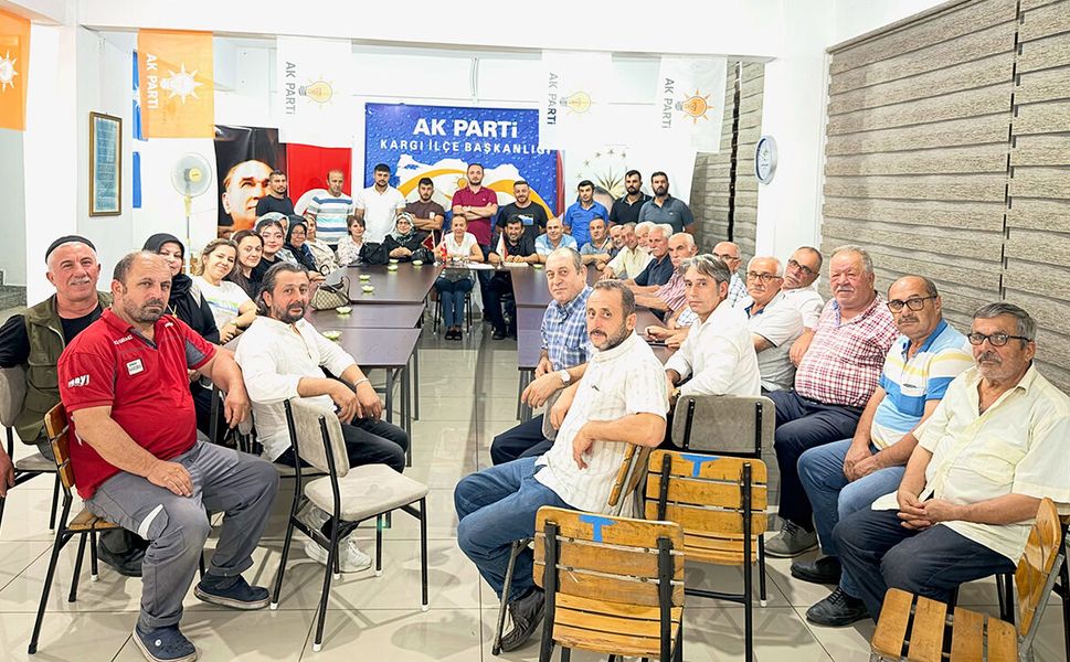 AK Parti mahalle ve köy başkanları toplantısı düzenledi