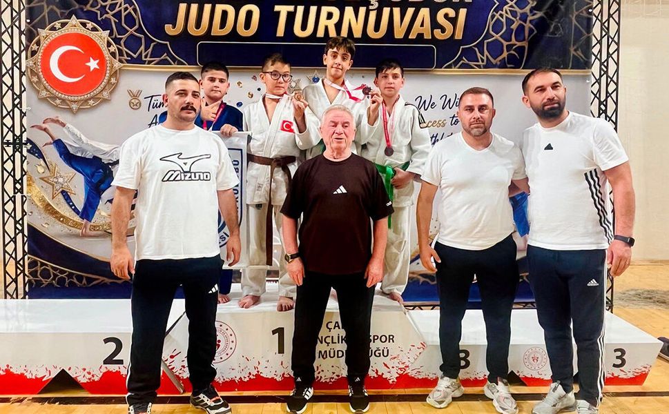 Çorumlu judocular uluslararası turnuvada kaç madalya kazandı?