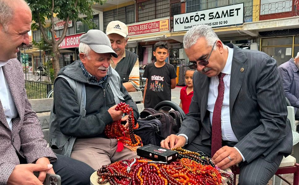 Ahlatcı, Alaca’da esnaf ve vatandaşlarla buluştu