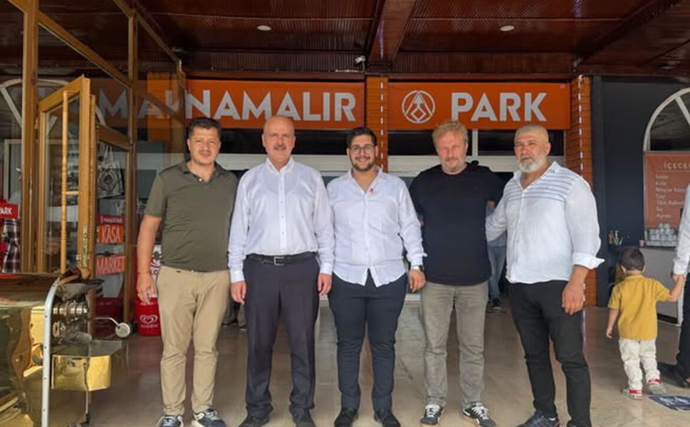 AK Parti İlçe Başkanı Şerif Okutan’dan genç çifte mutluluk dileği